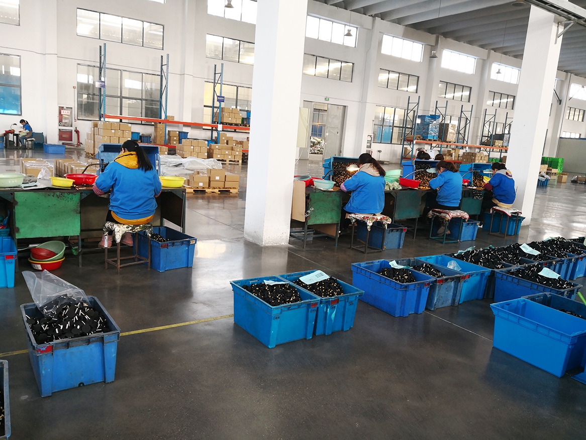 Tube valve inspection_